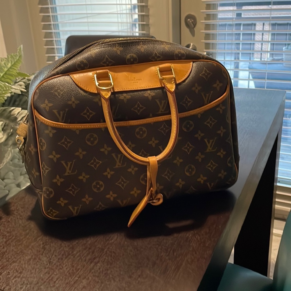 Authentic Louis Vuitton bag